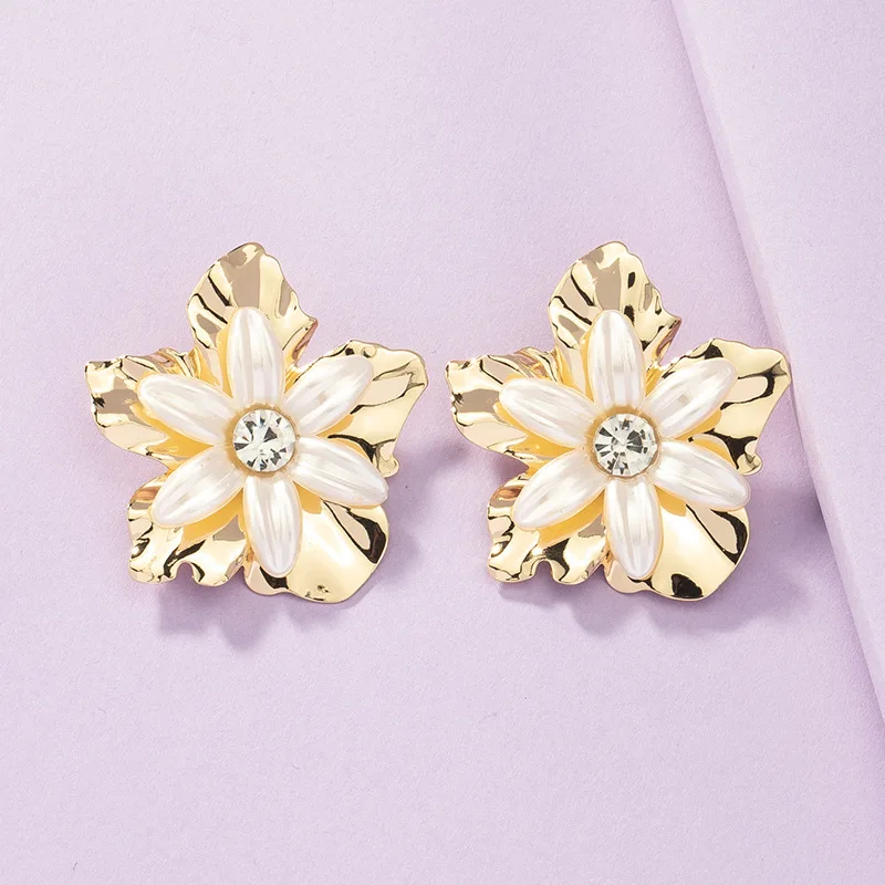 

High Quality Fashion Elegant 18K Gold Plated Pearl Flower Earring Gold Tone Pearl Flower Stud Earrings For Girls