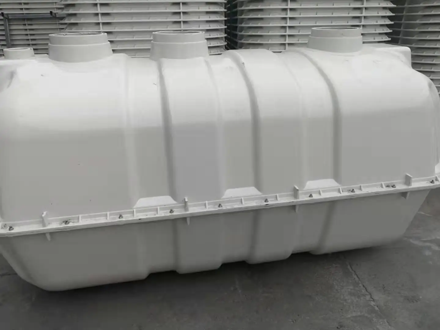 Underground glass fiber reinforced septic tank water saving toilet flushing system cubicle system