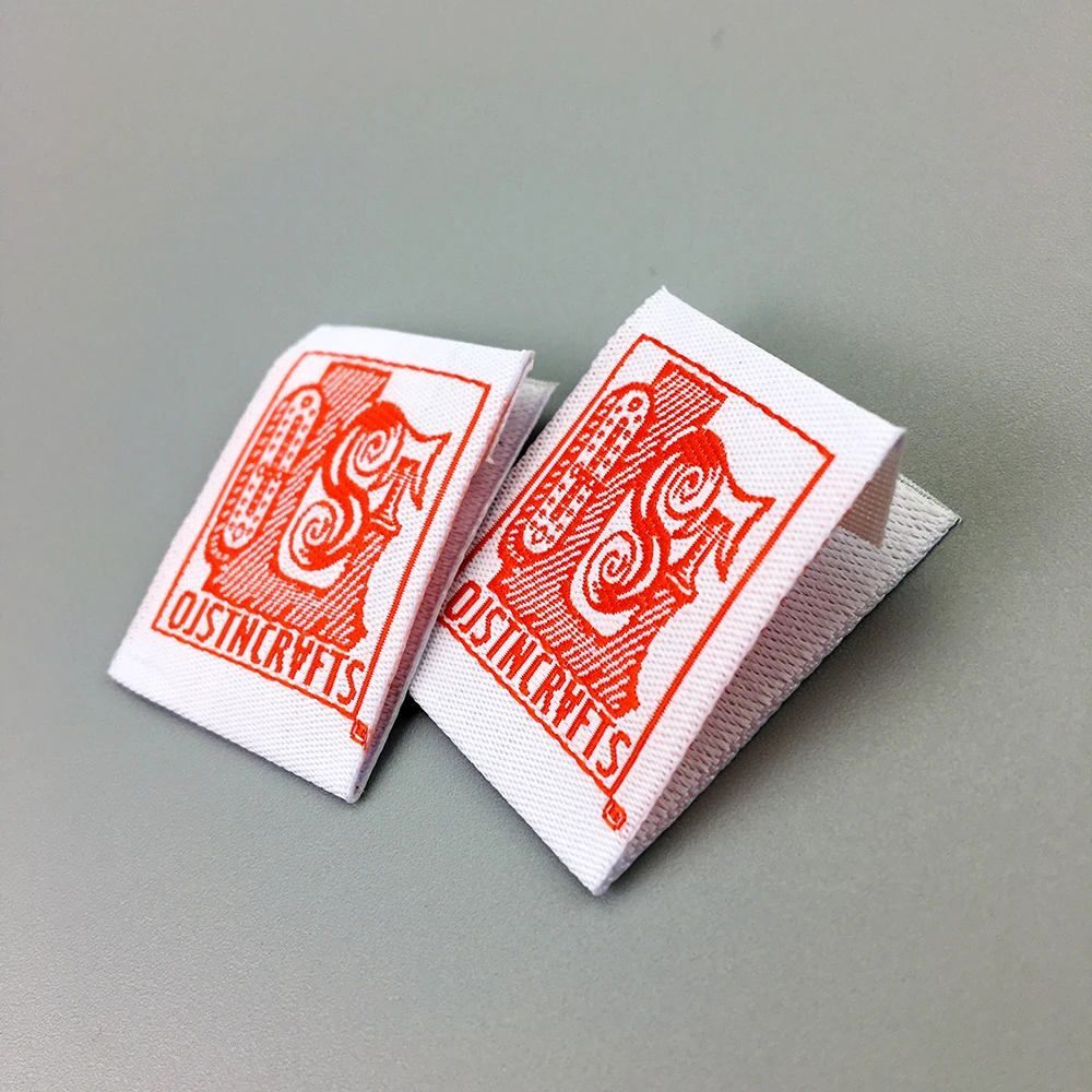 

Soft comfortable famous clothing garment  brand logos high density manhattan fold woven label, Custom