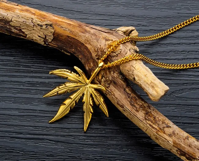 

RFJEWEL Hiphop Fashion jewelry stainless steel maple leaf pendant necklace