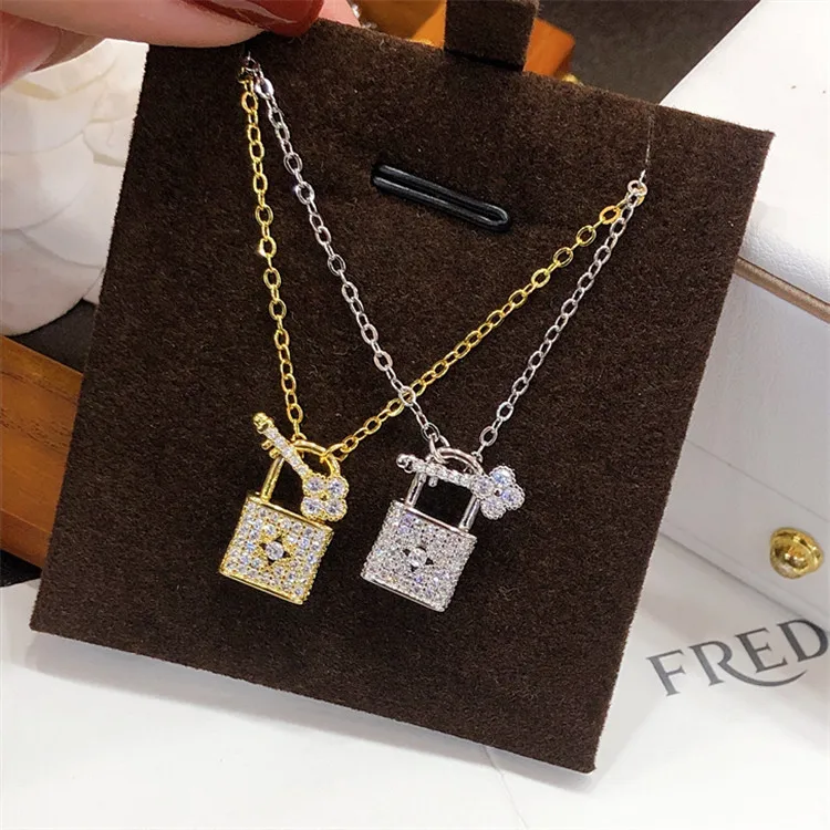 

Luxury Key Necklace Charms Silver Gold Chain Valentine's Day Gift Lock And Key Love Couple Necklace Jewelry Wholesale