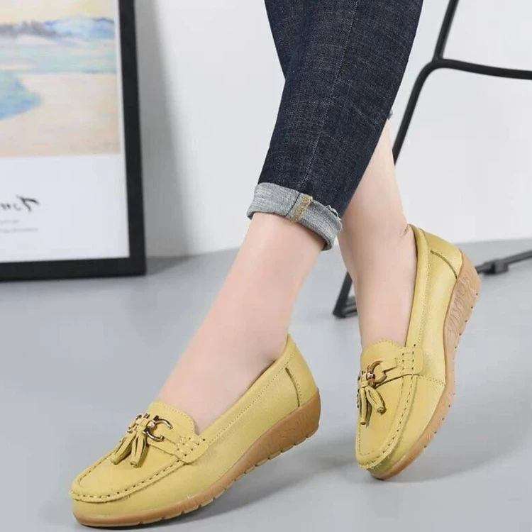 

Hot Leather Flat Shoes Woman Slip On Women Loafers Metal Lock Decorate Round Toe Flat Mules Casual Shoes Summer Ladies Shoes
