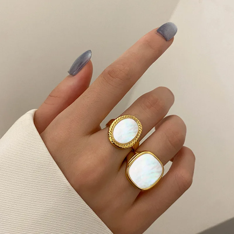 

Elegant Gold Plated Opening Oval Shell Chunky Tail Ring Geometric Metal Twist Texture White Shell Open Toe Rings