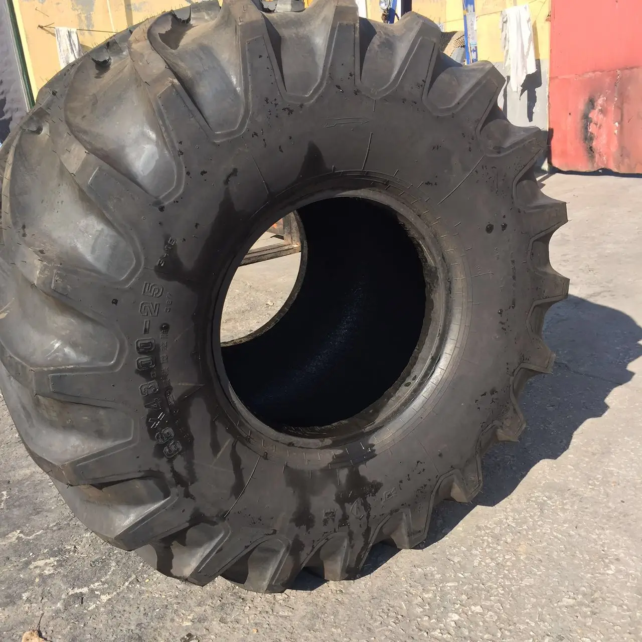 Monster Performance Car 66x43.00-25 Sand Vehicle Bias Tires 66x43.00-25 ...