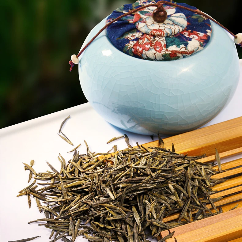 
Organic High Mountain Mengdinghuangya Yellow Tea with Round Box Package 