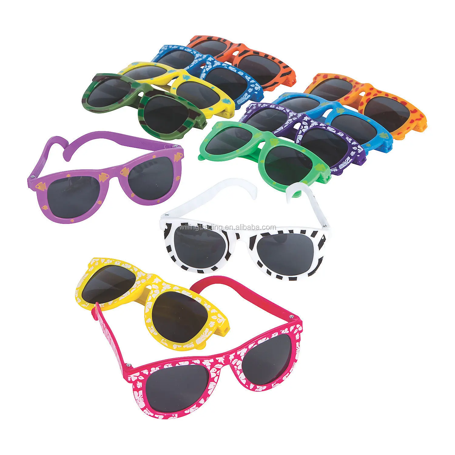 kids-sunglasses-13679937.jpg