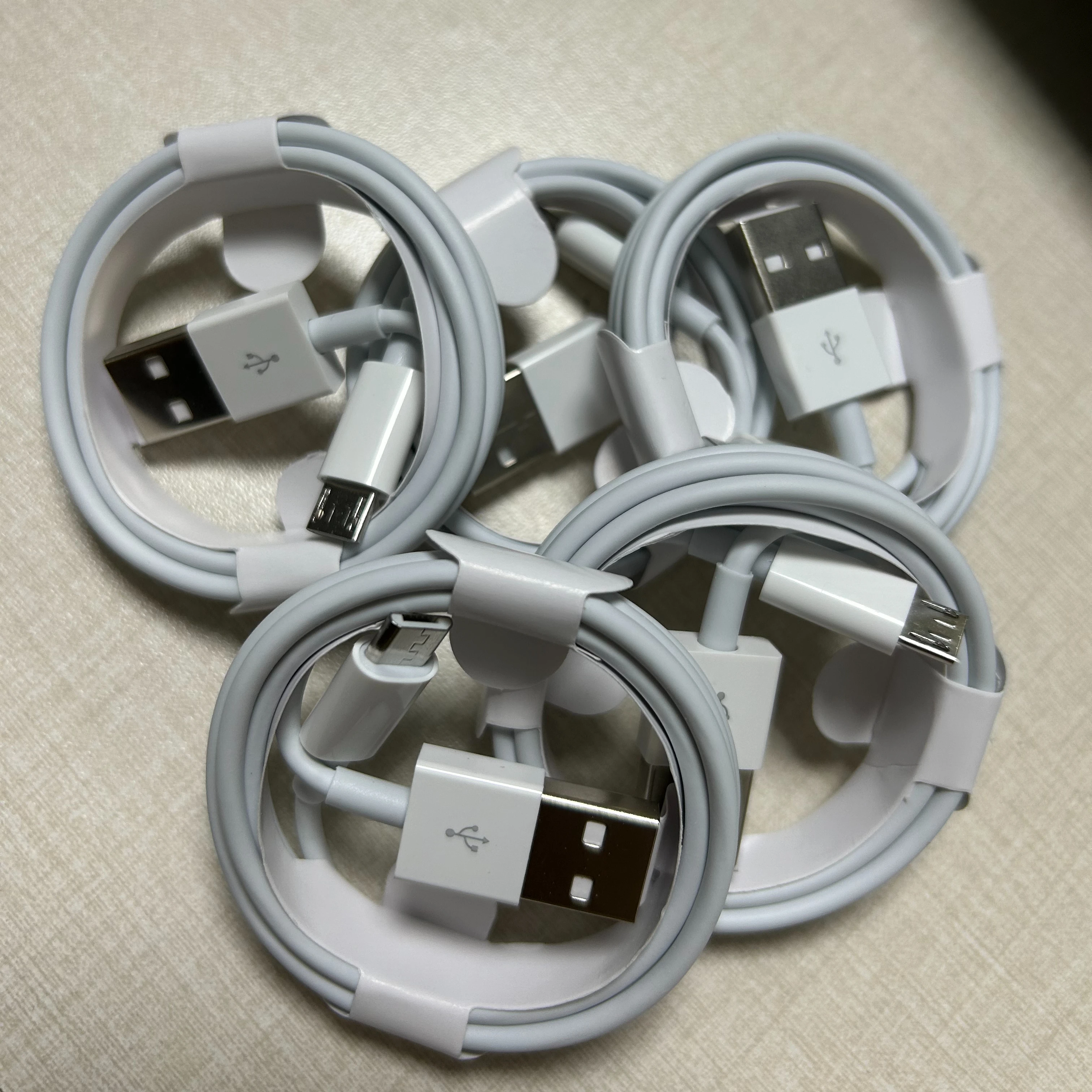 

2023 Wholesale Hot Selling Durable Fast Charging Mobile Phone Charge Date Cable 1M white For Old phones In Stock