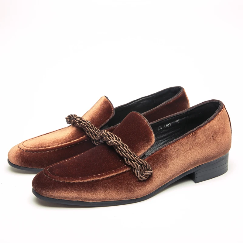

2020 New Fashion Design The British Retro Men's Dress Leather Shoes In A Model Show, 4colors