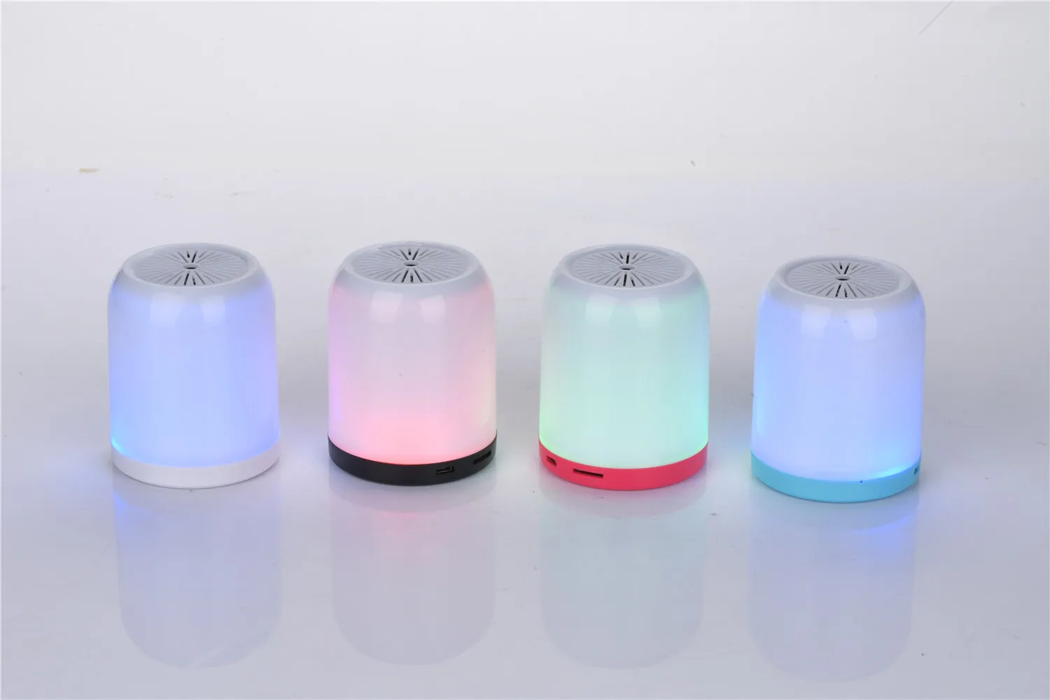 Senpaga Agordita logebla portebla sendrata sono malgranda mini bluetooth-promocio donac-parolanta karto-bendo led speaker - ANKUX Tech Co., Ltd