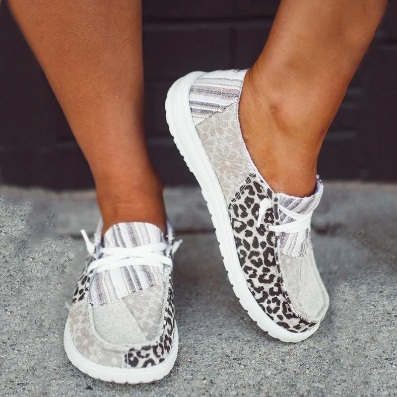 

Leopard Striped Splicing Round Toe Flat Sneakers