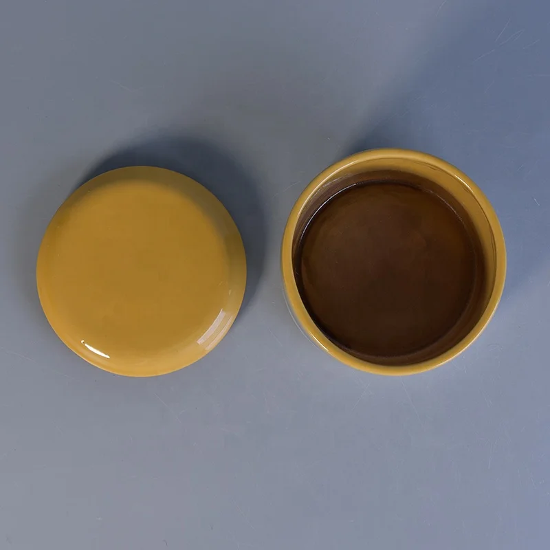 Customized handmade glaze ceramic tealight candle vessel candle containers with lid home decor supplier
