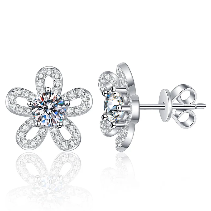 New Arrival 925 Sterling Silver Flower Shape 18K White Gold Plated 0.5Carat Round Brilliant Cut Moissanite Earrings for Women