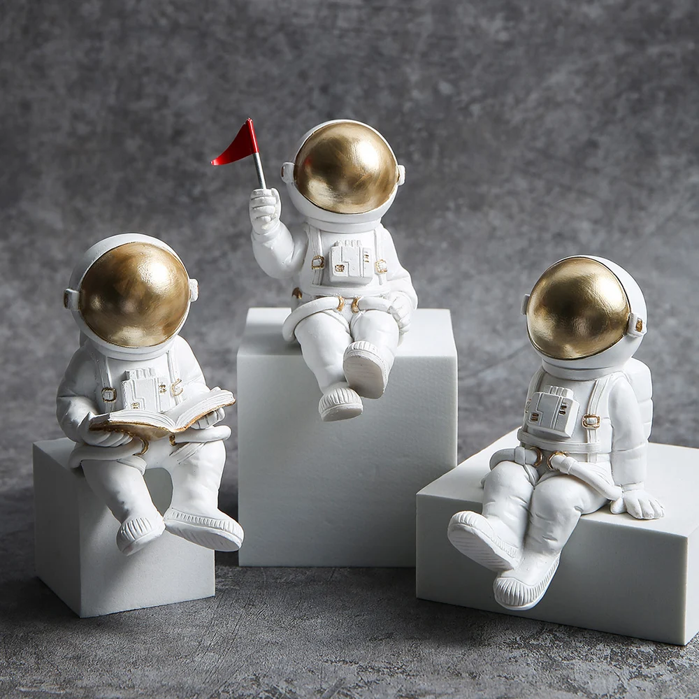 

Creative Nordic Resin Astronaut Decoration Ornaments Home Living Room Desktop Decoration Accessories Souvenirs Birthday Present