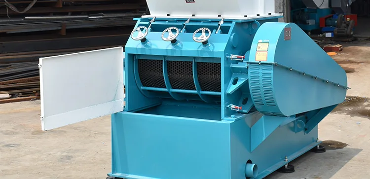 板/大蓝桶/塑料箱回收破碎机与塑料破碎机价格