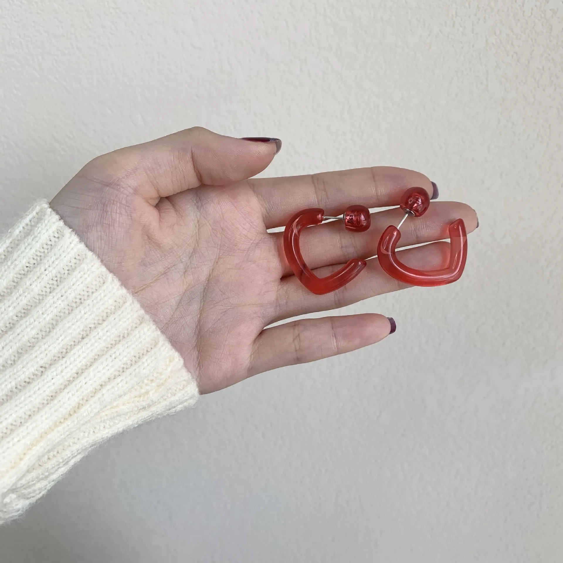 

Fashion candy color resin C shape hoop earrings women, As pic