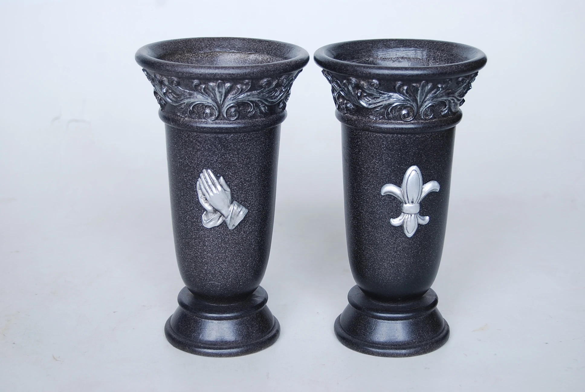 Set Of 2 Black In Loving Memory Spiked Memorial Resin Grave Flower