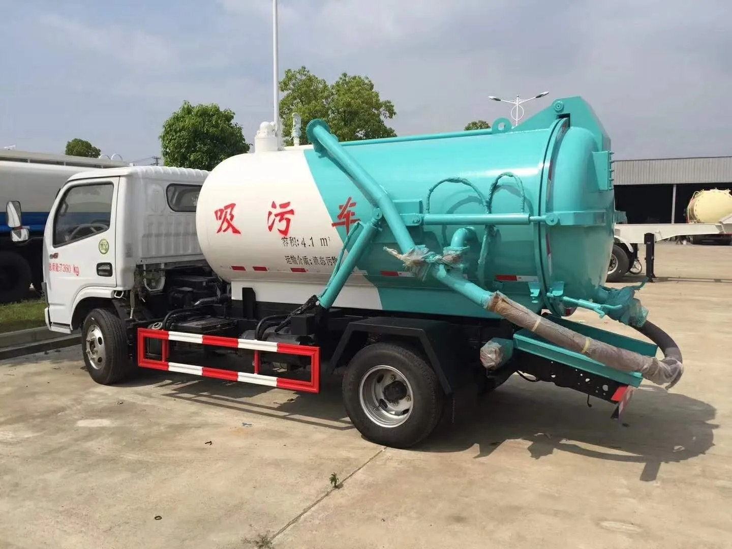 Dongfeng 5000 liter sewage truck
