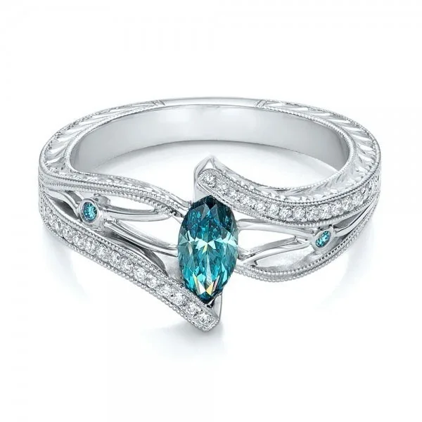 

Luxury aquamarine Topaz engagement ring