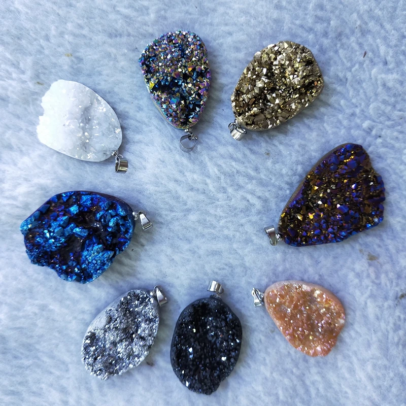 

Natural Shining Druzy Loose Stones Multi Colors Geode Individual Quartz Coating Stone Party Pendant For Jewelry Making, Mix colors druzy loose stones