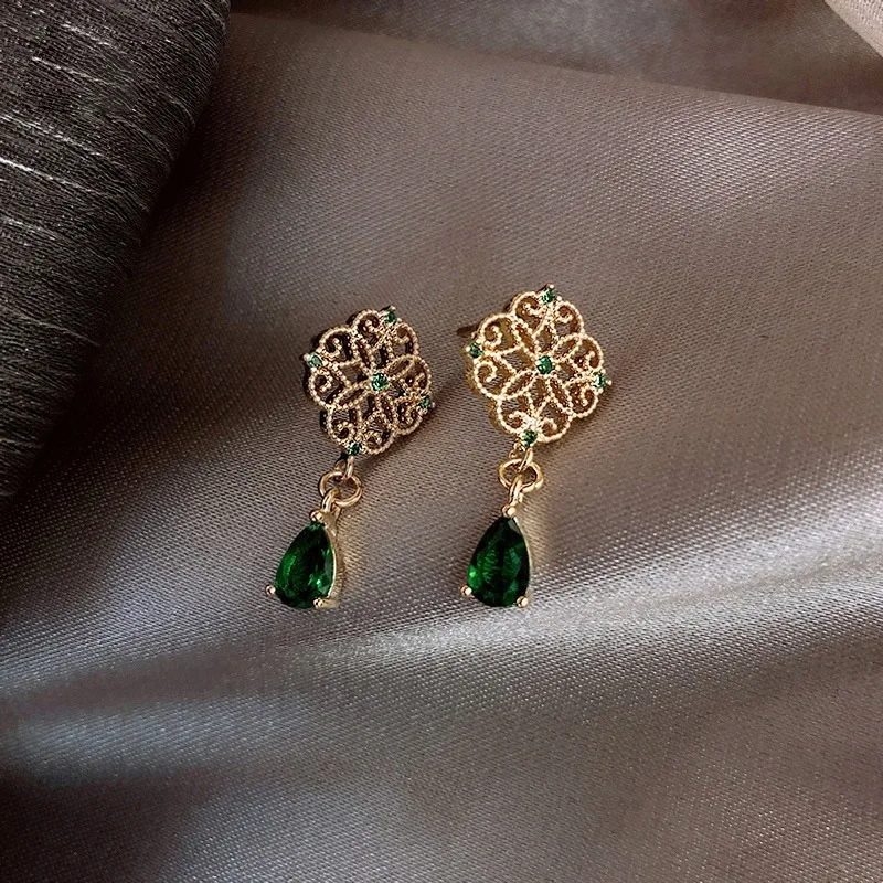 

Exquisite 925 Sterling Silver Needle Emerald Gem Earrings Luxury Hollow Out Micro Pave Crystal Rhinestone Drop Earrings Jewelry, Gold color