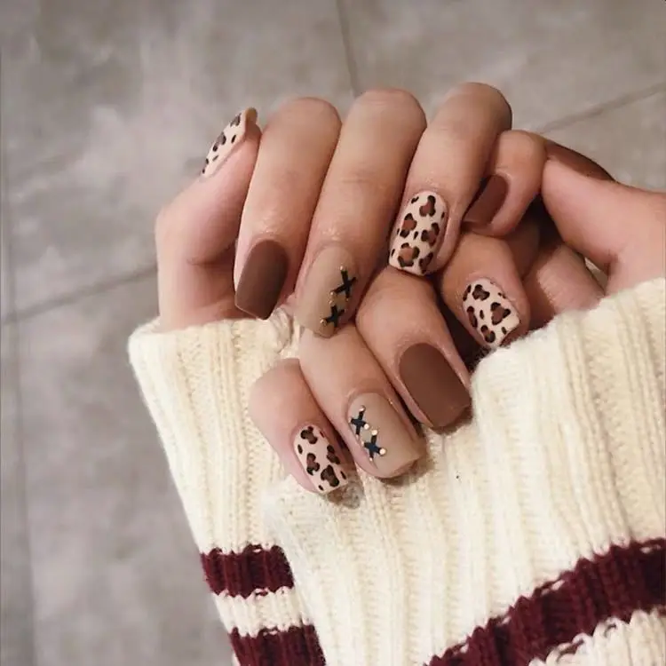 

Autumn Winter False Nail Brown Short Square Nail Leopard Print Matte Wearable Removable Artificial Fingernails