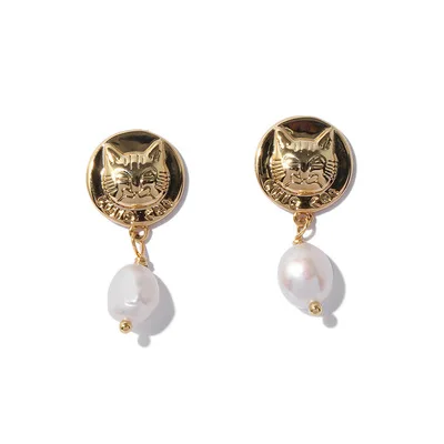 

Hot Sell Fashionable Kitten Carving Earrings Gold Plated Natural Pearl Pendant Earrings