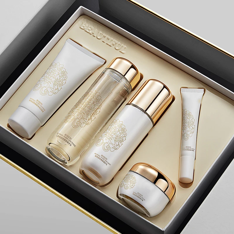 

Hot sale retinol skin care kit nourishing oil control moisturizing facial care kit wholesale, White