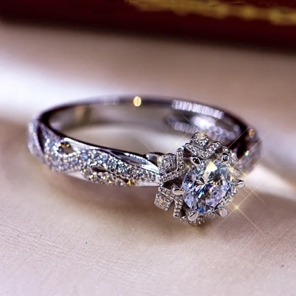 

Fashion Micro-inlaid Zircon Flower-Shaped Women's Wedding Ring