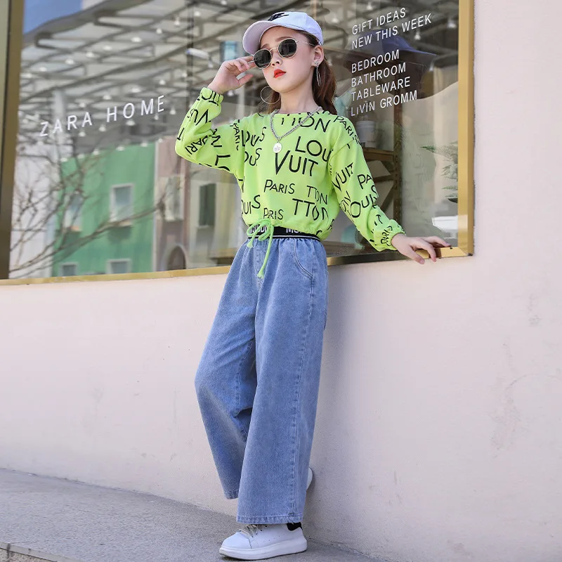 

Girls suit letter sweater and jeans two-piece suit