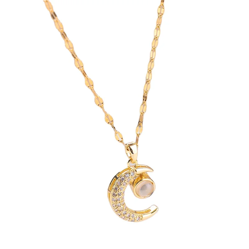 

High Quality Light and Simple Star & Moon Pendant Necklace for Personal decoration