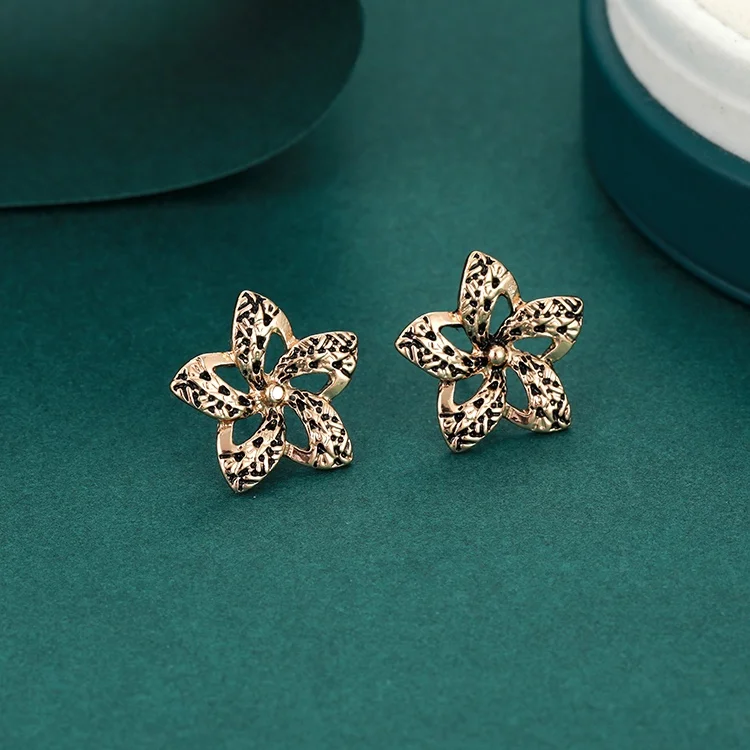 

Flower Zinc Alloy Trendy Bridal Golden Earrings Jewelry Wedding 18k Gold Plated Stud Earrings Set