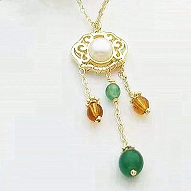 

Wholesale Women New Flash Freshwater Pearl Green Agate Necklace Simple Pearl Lock Necklace
