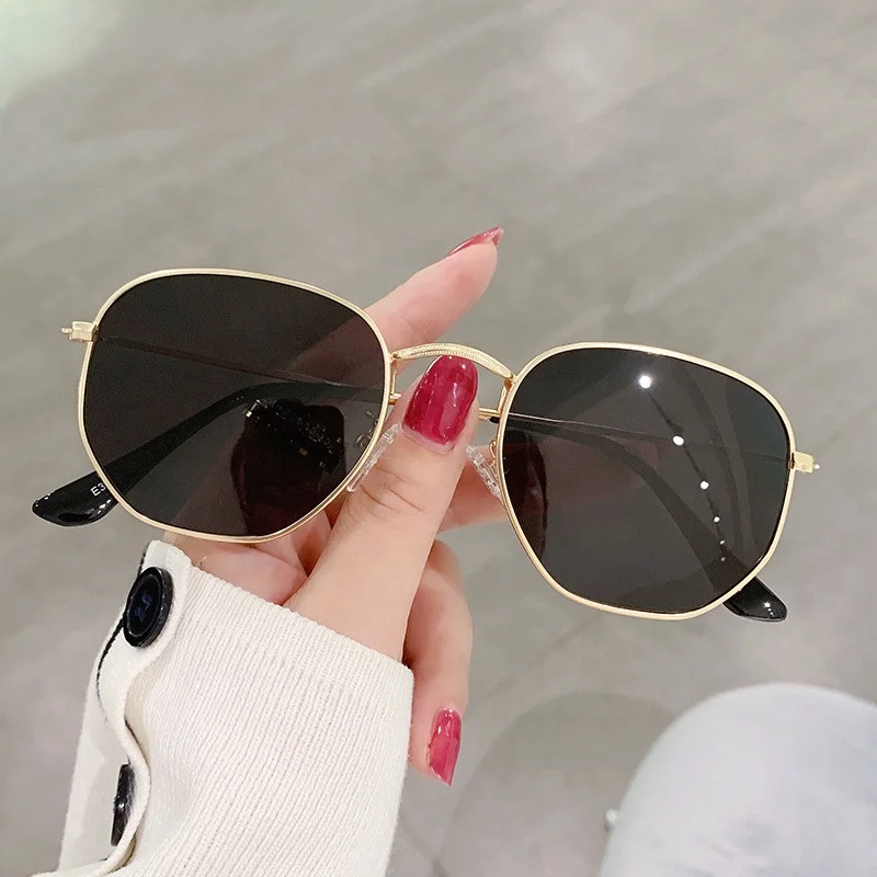 

2023 Classic Personality Ladies Vintage Eyewear Lentes De Sol Irregular Polygon Frame Sunglasses Round Shape Metal Sunglasses