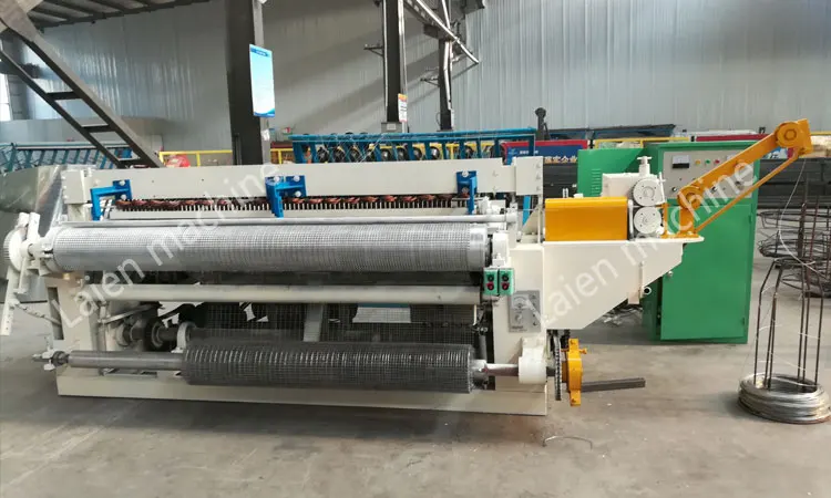 welded wire mesh machine.jpg