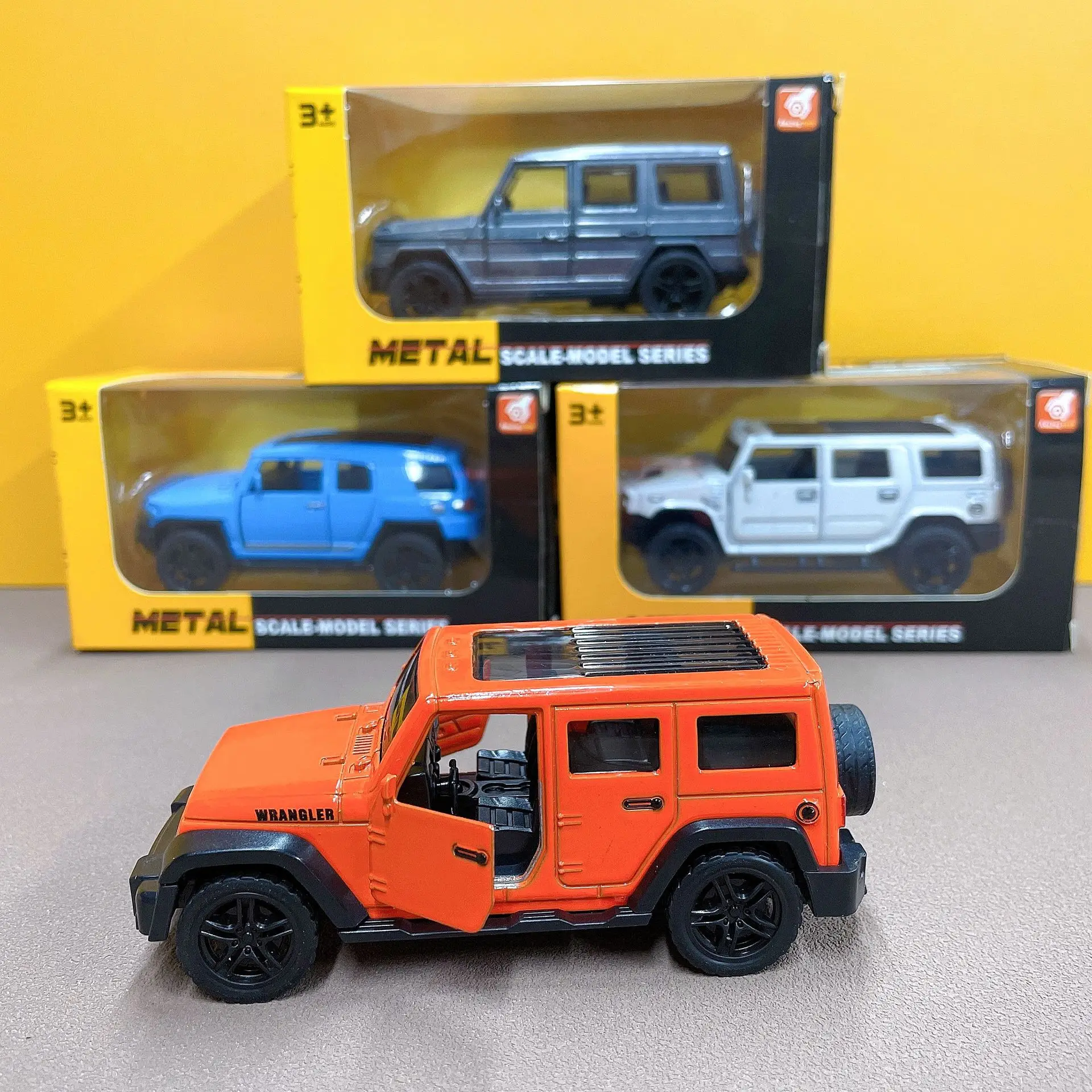

1/39 Scale Can Open the Door Metal Custom Four Colors Model Car Toy Vehicles for Kids Pull Back Alloy Diecast Toys