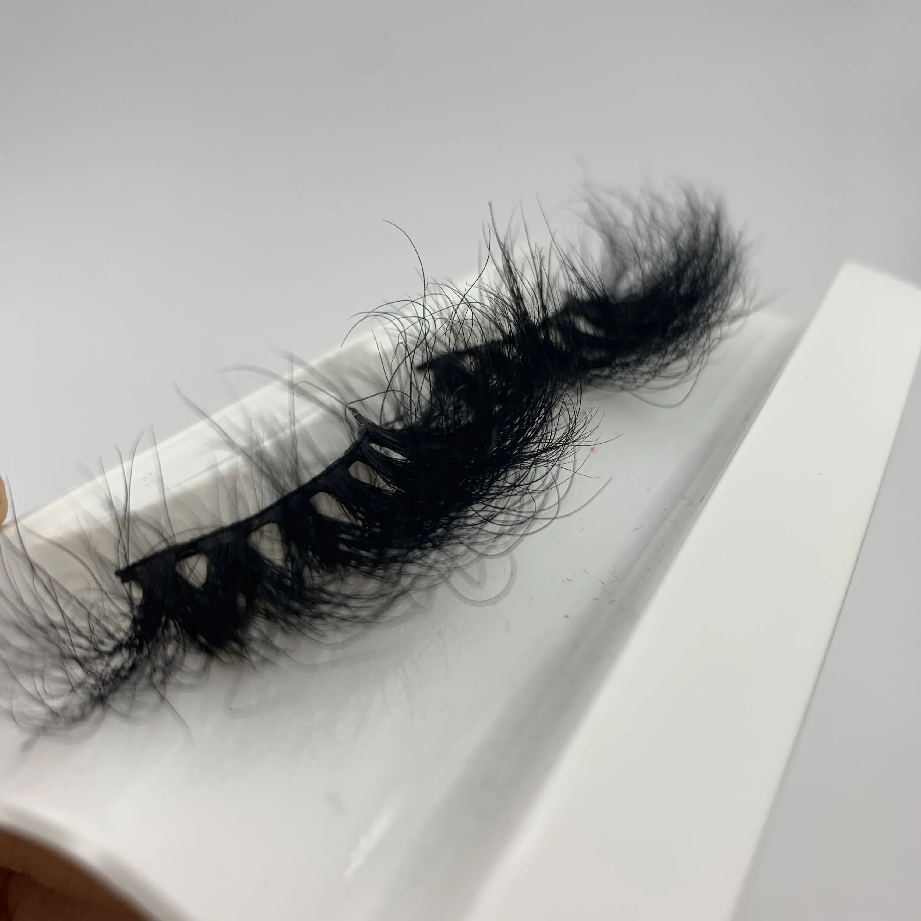 

Fluffy 25mm 5d Real Mink Hair Eyelashes Vendor Super Curly 3d 20mm Mink Lashes Custom Lash Box, Black