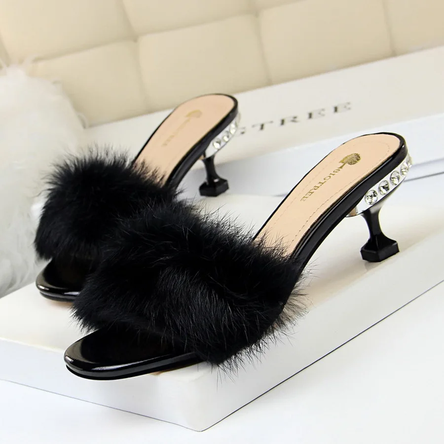

Fur Slippers Women Real Fox Fur Slides Furry high heel Sandals Female Cute Fluffy House Shoes Woman Brand Luxury 2020, Picture