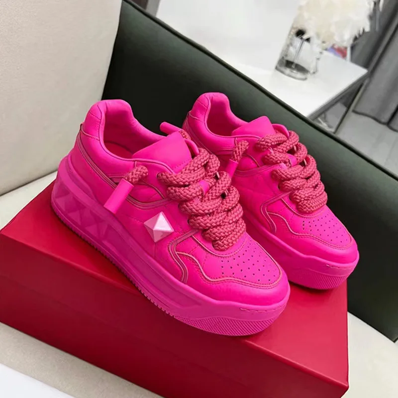 

2023 New Design Casual Lady Chunky Shoes Rivet Genuine Leather Ladies Sneakers Shoes Sneakers for Women