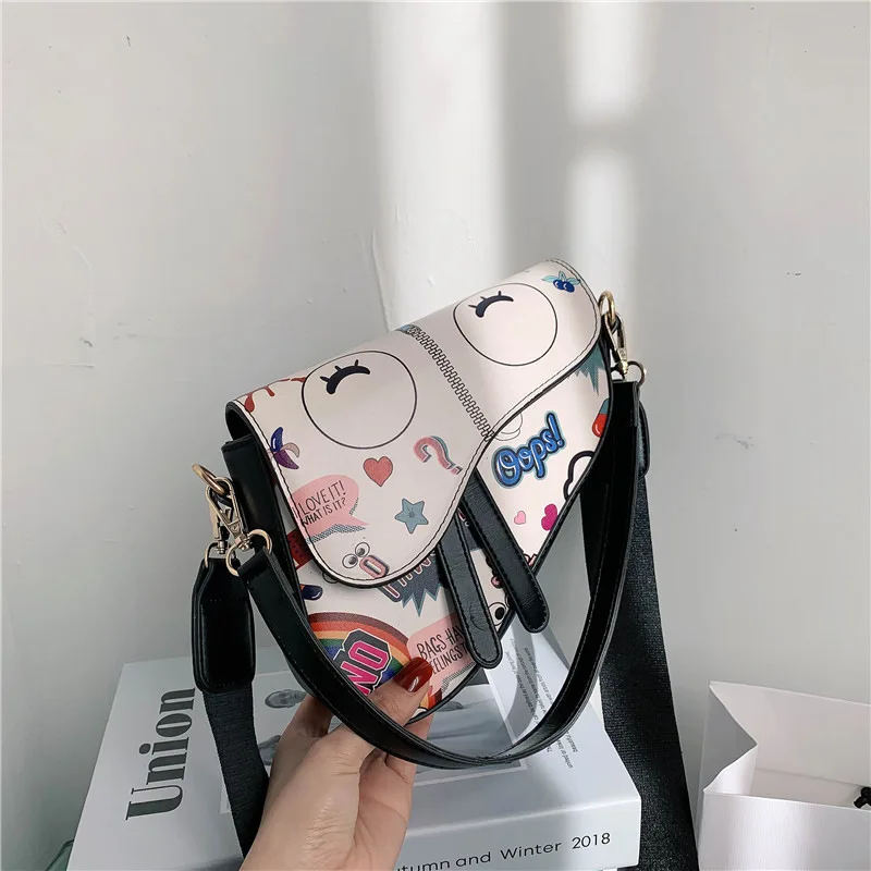 

2021 Graffiti Handbag Saddle Shape Women Messenger Bags Fashion Hand Bags, 10 colors