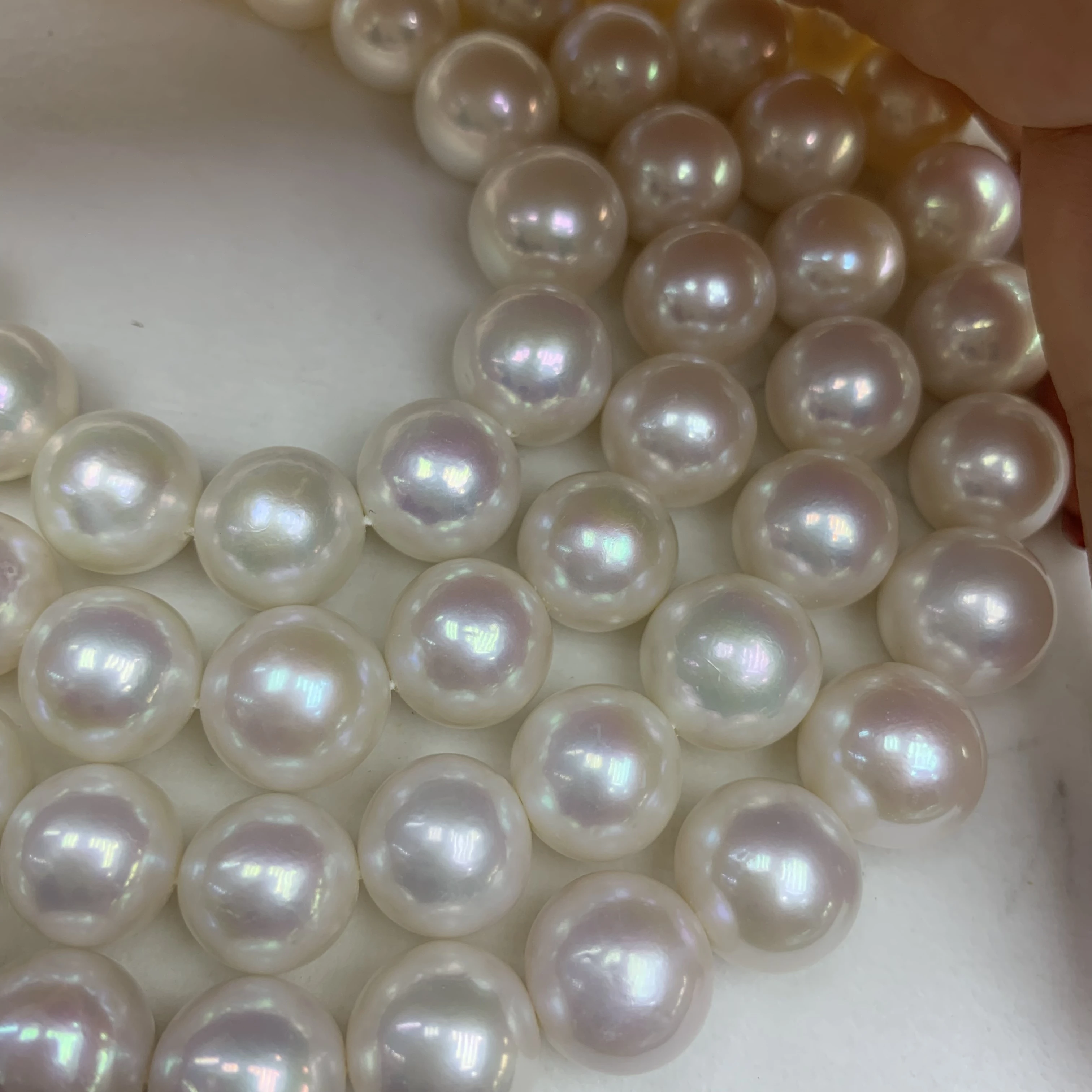 

Hot selling 6A grade 11-14mm round flawless natural freshwater pearl string