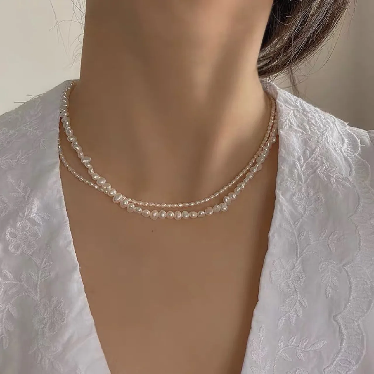 

Handmade Natural Baroque Pearl Choker 14K Gilded Grain Of Rice Retro Short Necklace Female Fashionista