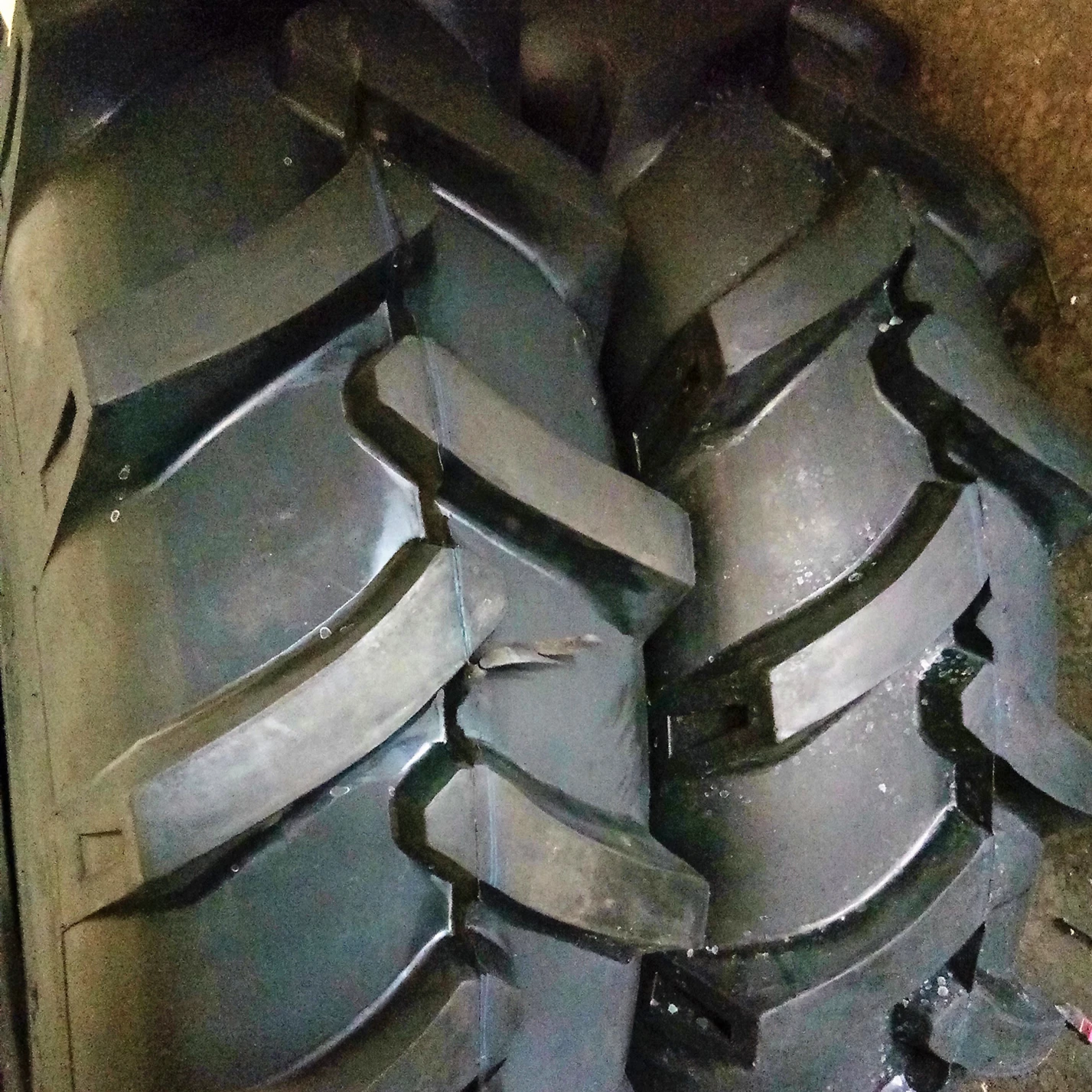 Bias Tire Design Herringbone R-1 Pattern Farm Tyre 12.4x28 12.4x24 11 ...