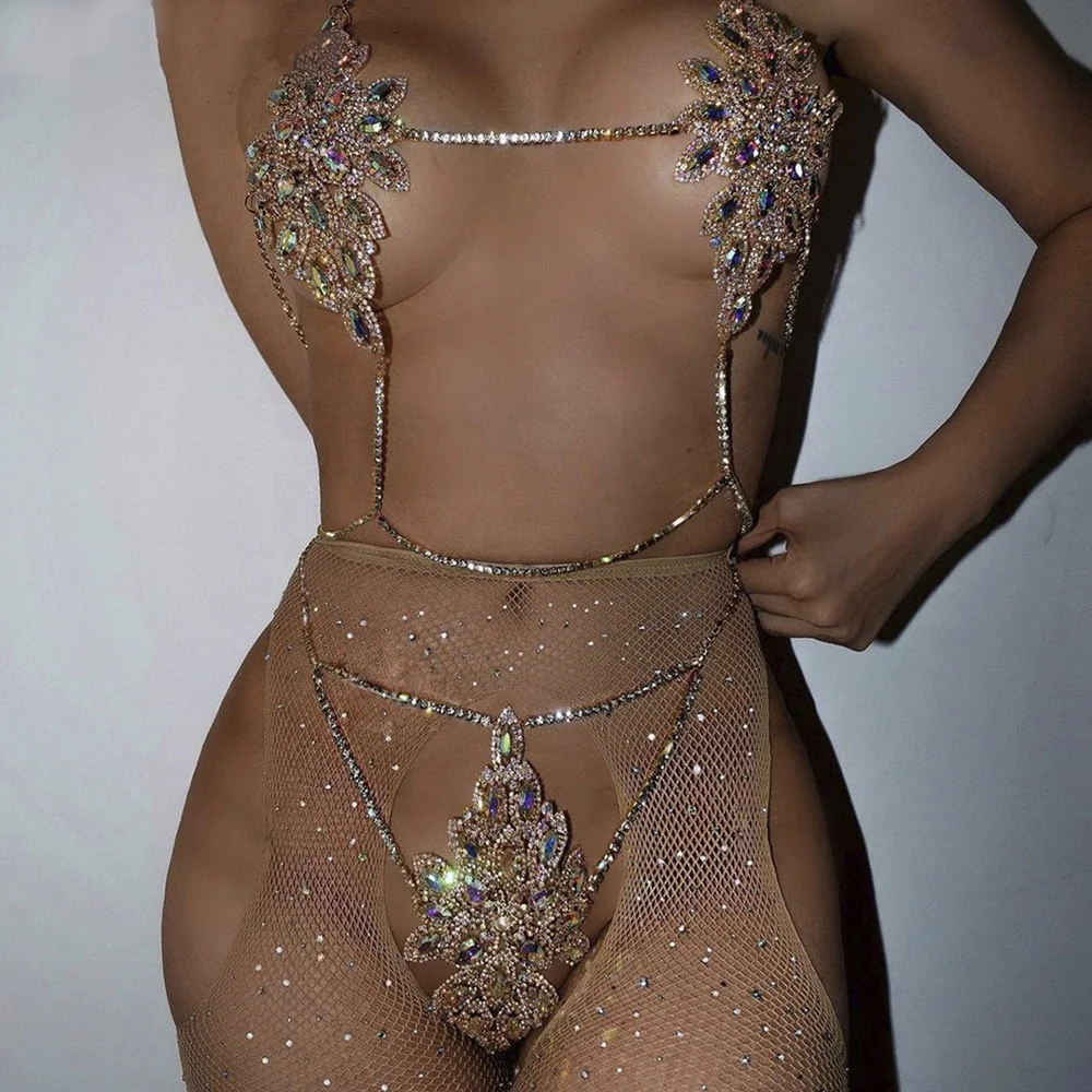 

SHIHAN 2021 New Summer Platinum Drip Sultress Bra In Large Chain Crystals Bralette Sets Rainbow AB Stone Crystal Body Chain Set