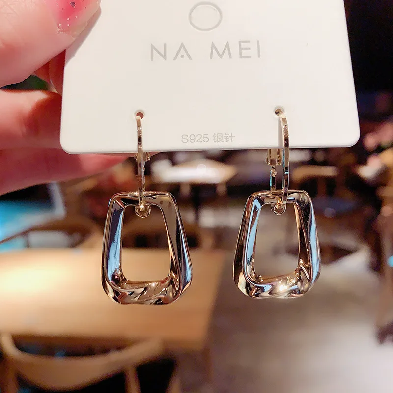 

Shangjie OEM joyas Summer Desinger Earrings Unique Pendant 925 Silver Needle Earrings Korean Womens Geometric Earrings, Gold