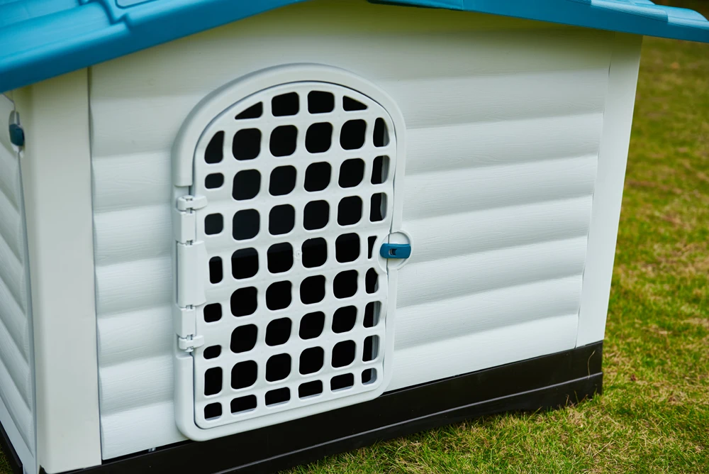 Orienpet & Oasispet Pet Plastic Dog House With Plastic Door Opt77057