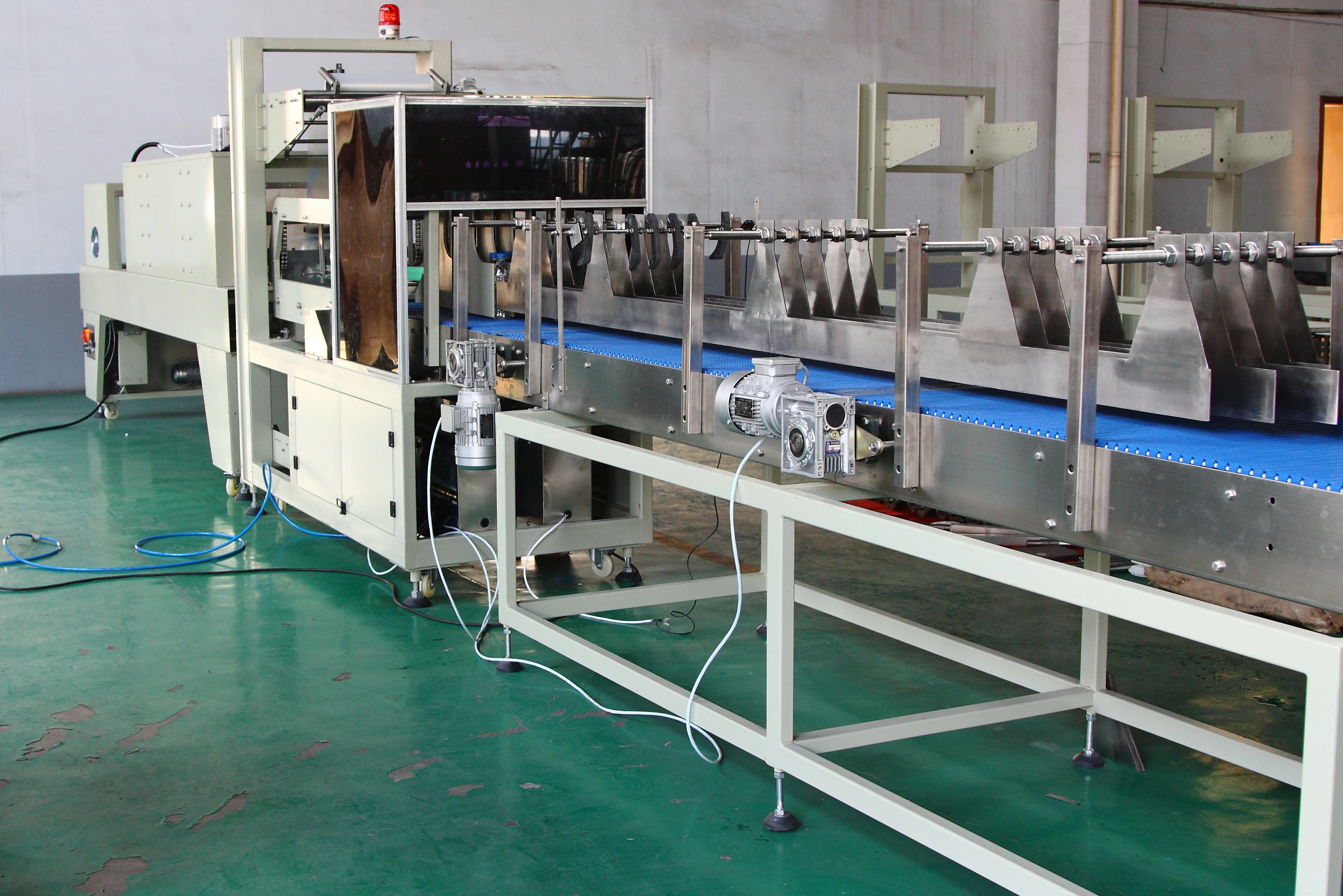 500毫升玻璃瓶瓶装苏打水清洗灌装封口机/软饮料制造设备/装瓶生产线