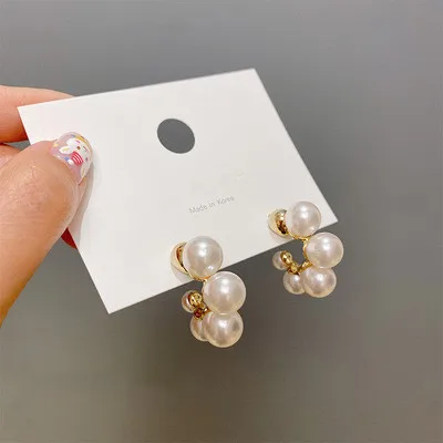 

Elegant Trendy Jewelry 925 Silver Needle Circle Baroque Pearl Earrings Irregular Pearl C Stud Earrings For Women