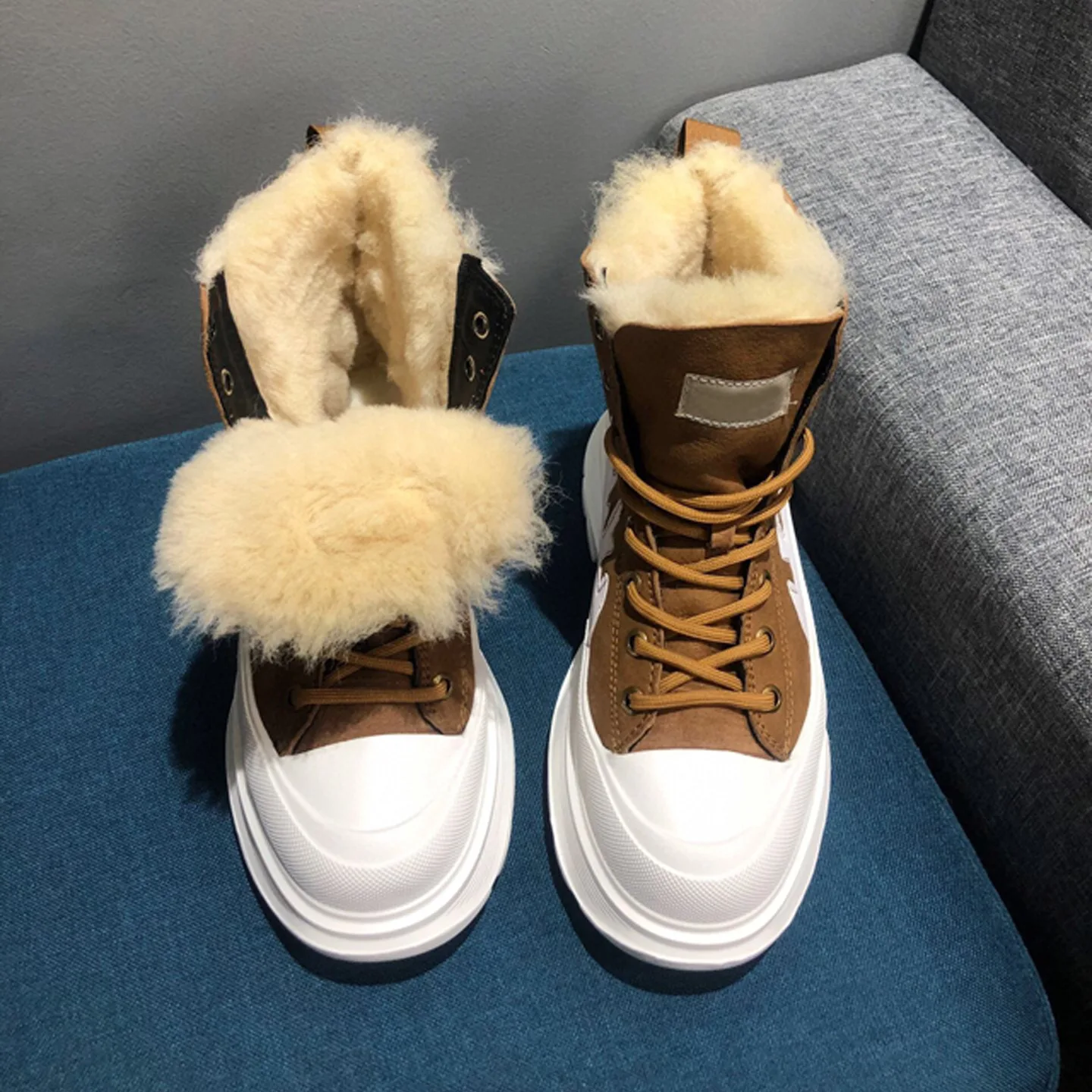 

2022 Winter New Sheepskin Short Boots platform for women Winter Uggh Snow Boots