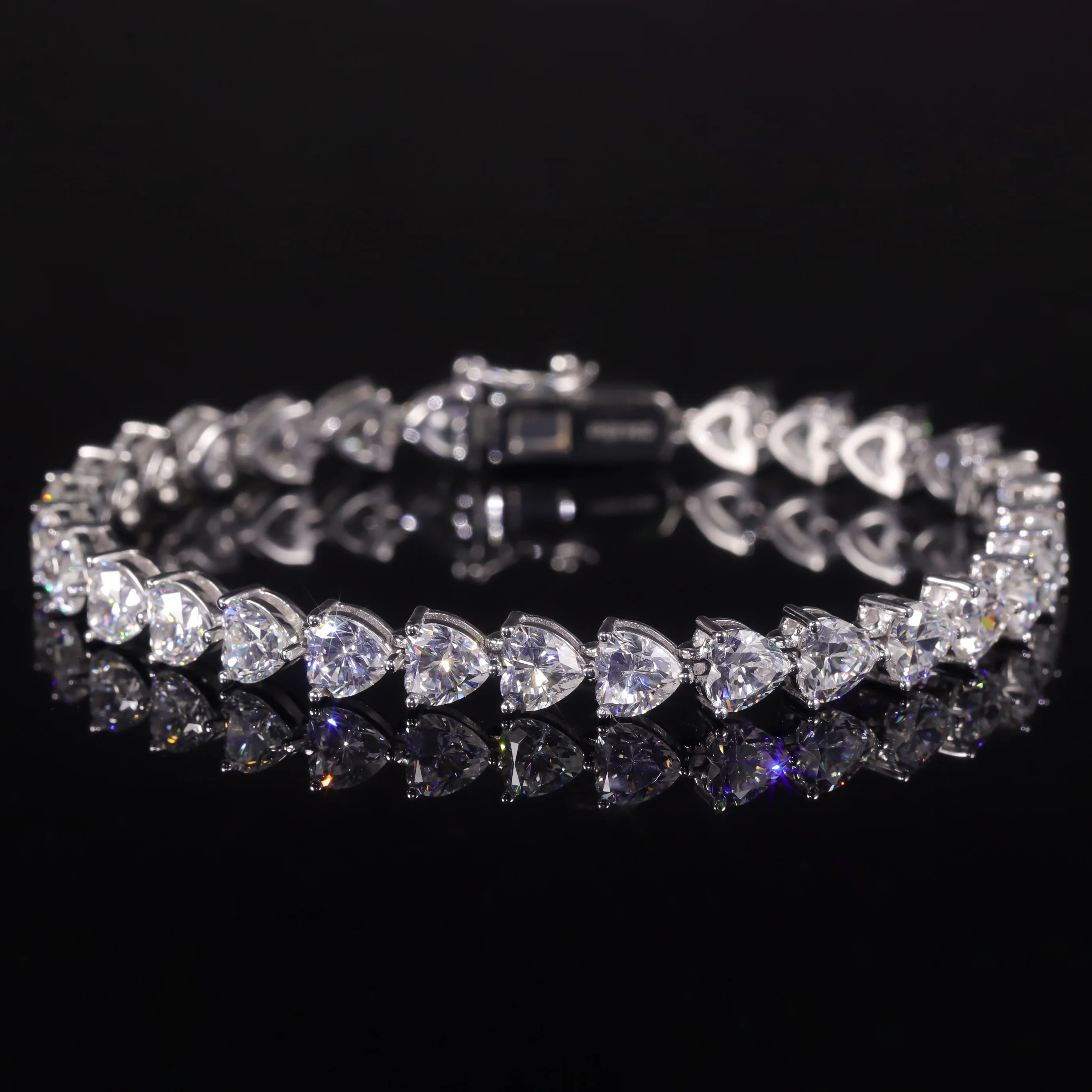 

AB019 Best Wholesale Deals Waterproof 925 Sterling Silver Affordable 5A Level Cubic Zirconia Heart Tennis Bracelet