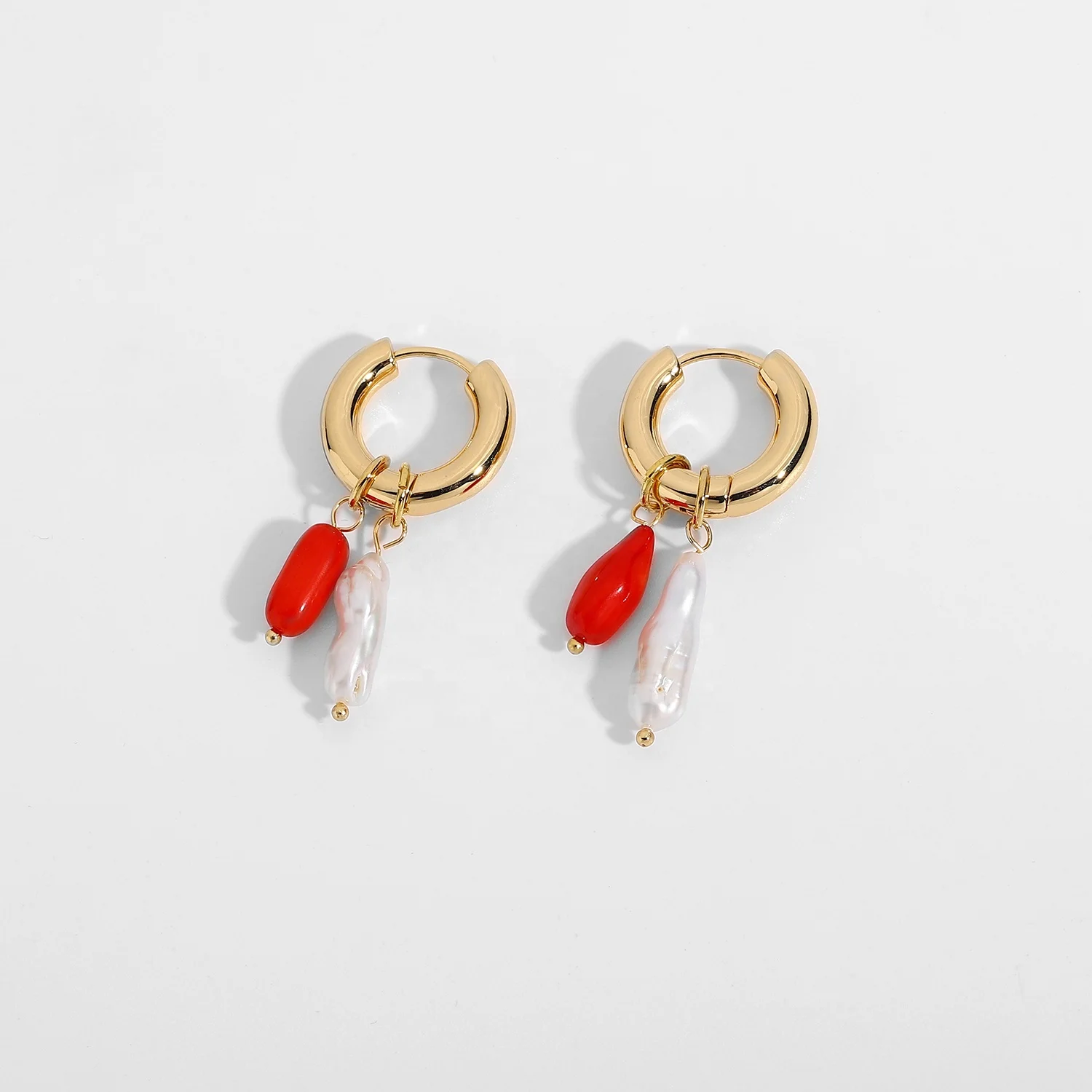

Natural Keshi Freshwater Pearls Red Corals Huggies Earrings For Women Gold Plated Brass Hoop Earrings Jewelry